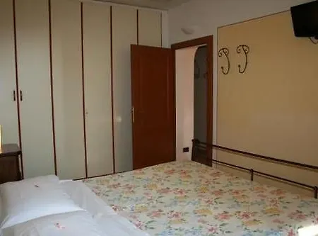 Aparthotel Corte Uccellanda Relais 3*