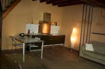 Corte Uccellanda Relais مونزامبانو
